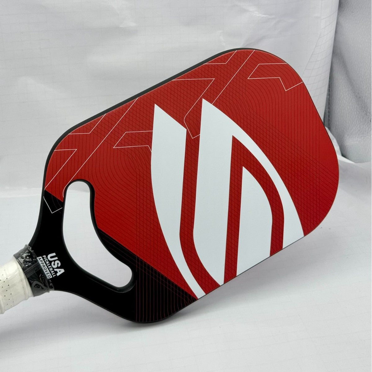 工厂专业USAPA认证T700碳纤维热压微笑孔无边框匹克球拍